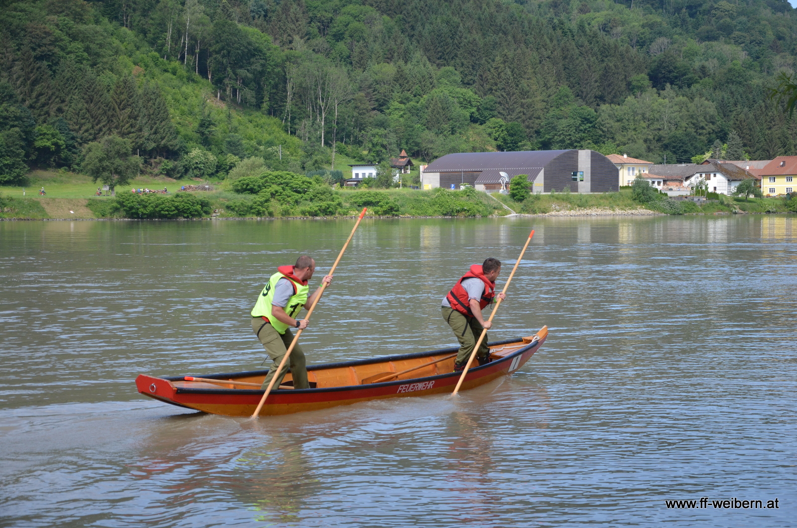 Weiberner Zillenfahrer bewiesen auf der Donau ihr Können!