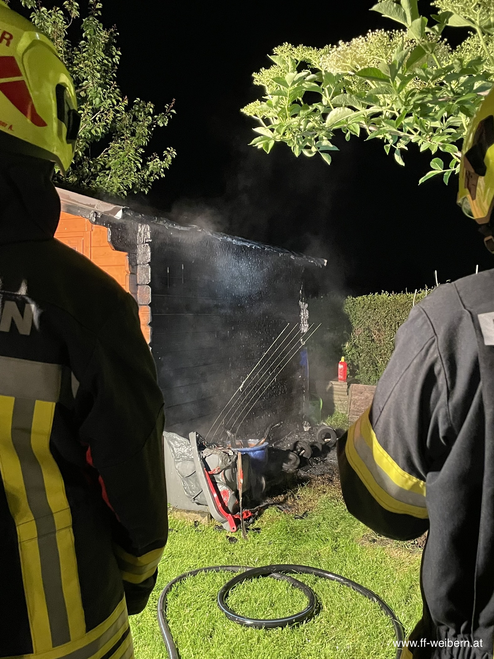 Brand einer Gartenhütte