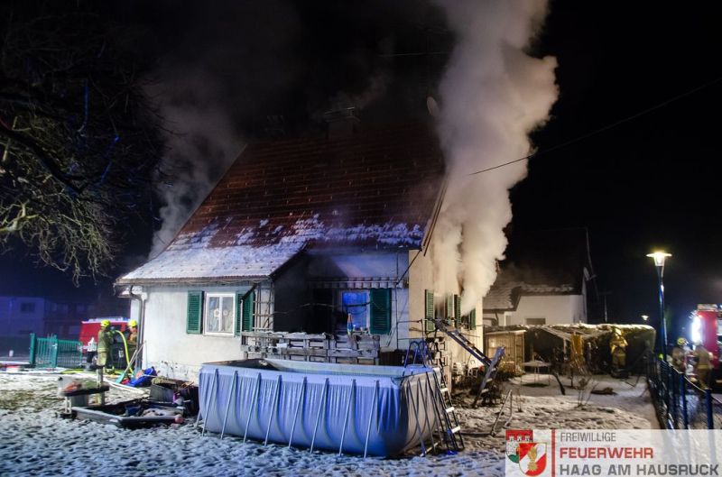 Zimmerbrand in der Hatscheksiedlung (Haag/H.)